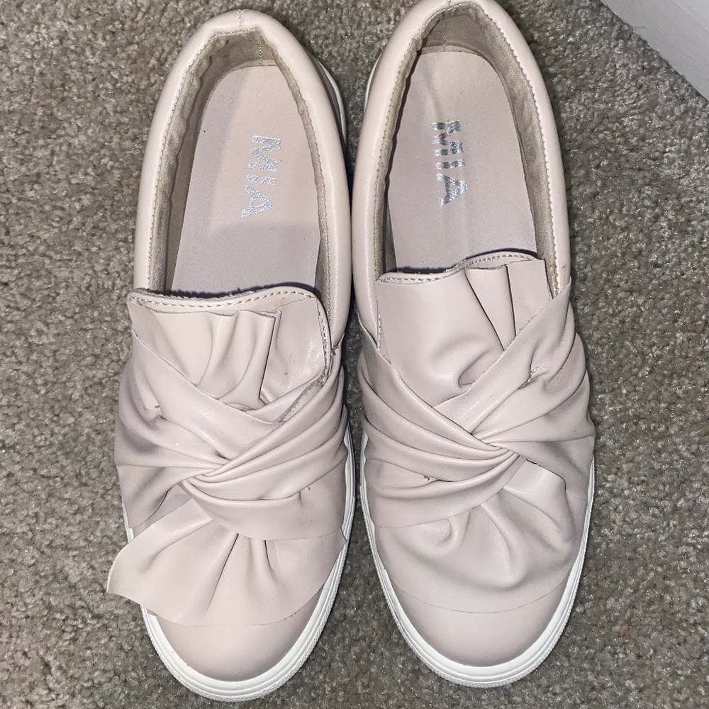 Shoe